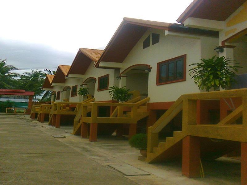 Wanchareon Resort Pantai Chaweng Luaran gambar